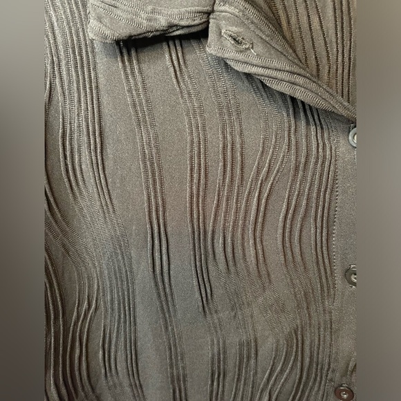 Kaileigh Black Textured Button Up Top - Large (NWOT) - Picture 2 of 4